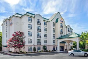 Comfort Suites Hanes Mall