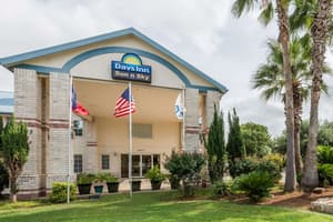 Days Inn by Wyndham San Antonio Southeast/Frost Bank Center