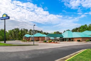 Days Inn by Wyndham Petersburg/South Fort Lee