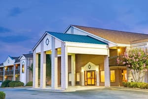 Days Inn by Wyndham Mooresville Lake Norman