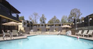GreenTree Pasadena Inn