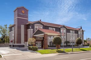 La Quinta Inn & Suites By Wyndham Tampa South