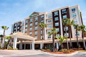 Holiday Inn & Suites Lake City by IHG