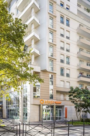 Adagio Access La Defense Place Charras