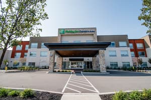 Holiday Inn Express And Suites Tonawanda Buffalo Area