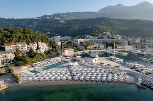 Lazure Hotel and Marina