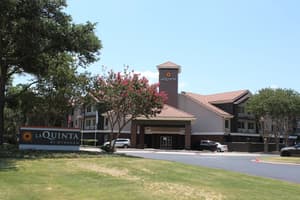 La Quinta Inn & Suites By Wyndham Dallas Addison Galleria