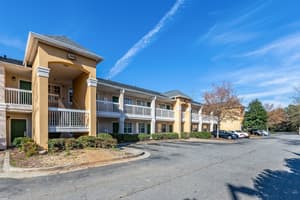 HomeTowne Studios by Red Roof Atlanta NE - Peachtree Corners
