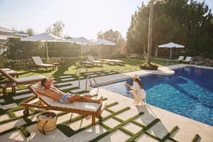 B Bou Hotel La Vinuela & Spa