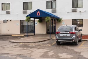 Motel 6 Saint Paul, MN - I-94