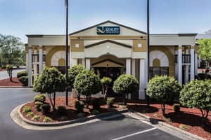 Quality Inn & Suites Mooresville - Lake Norman