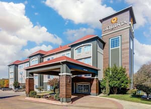 La Quinta Inn & Suites Fort Worth Ne Mall