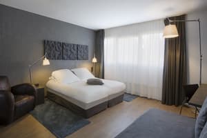 Hotel Litteraire Alexandre Vialatte, Bw Signature