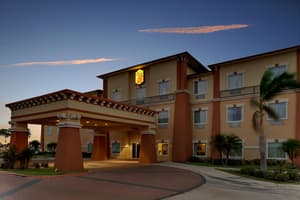 Super 8 by Wyndham Hidalgo/McAllen Area