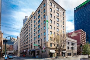 Holiday Inn Express and Suites Atlanta Downtown by IHG