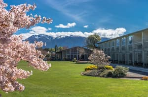 Distinction Te Anau Hotel And Villas
