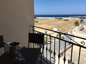 Hotel D