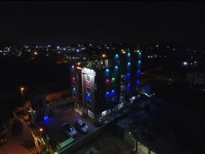Plus 33 Hotel