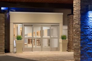 Cross Creek Inn & Suites