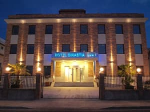 Dinastia Hotel