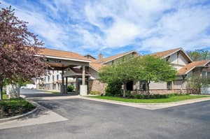 White Pines Inn & Suites