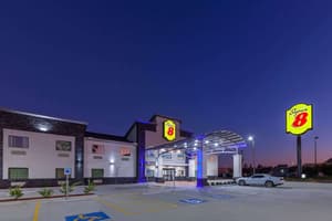 Super 8 by Wyndham Kingwood Houston North