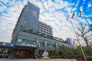 S Aura Hotel