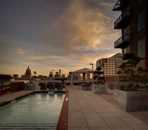 Hampton Inn & Suites Austin @ The University / Capitol