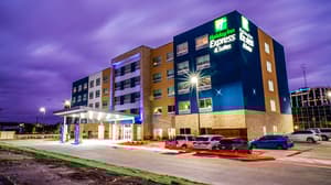 Hol. Inn Exp.  Dallas Market Ctr - Love Field