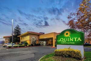 La Quinta Inn & Suites by Wyndham Oakland - Hayward