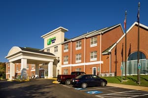 Holiday Inn Express and Suites Manassas by IHG