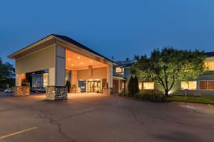 Best Western Plus Windjammer Inn & Conference Center