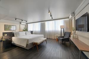 Deville Business Maringa