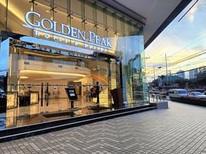 The Golden Peak Hotel & Suites powered by Cocotel