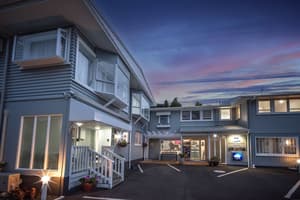 Harbour View Motel and Water Front Apartments