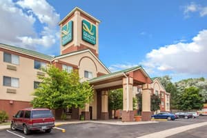 Quality Inn & Suites Lakewood - Denver Southwest