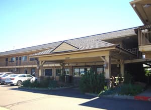 Apple Inn and Suites