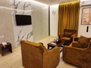Ronza Hotel