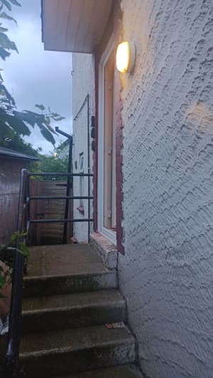 L