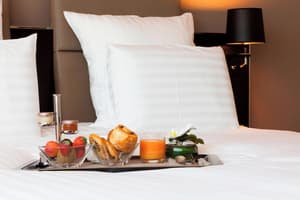 AC Porte Maillot Hotel