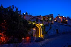 Sinasos Palace Cave Hotel