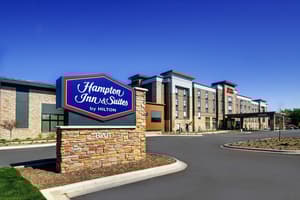 Hampton Inn & Suites Milwaukee West