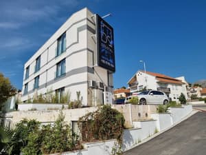Hotel Jona