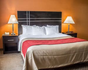 Norwood Inn & Suites North Conference Center