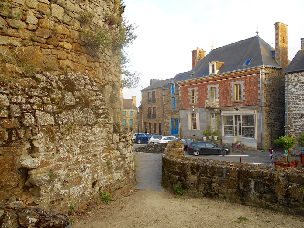 Dinan thumbnail