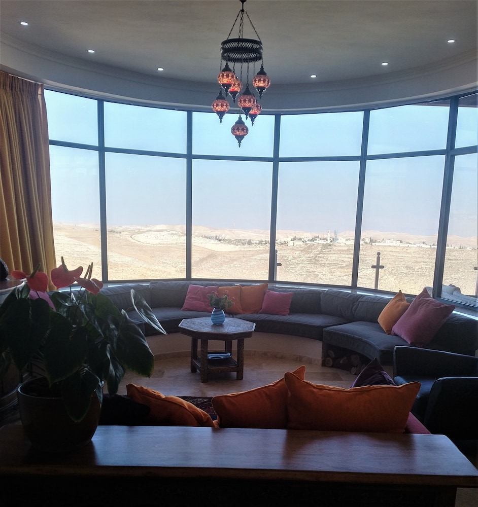 Moshav Shoresh thumbnail