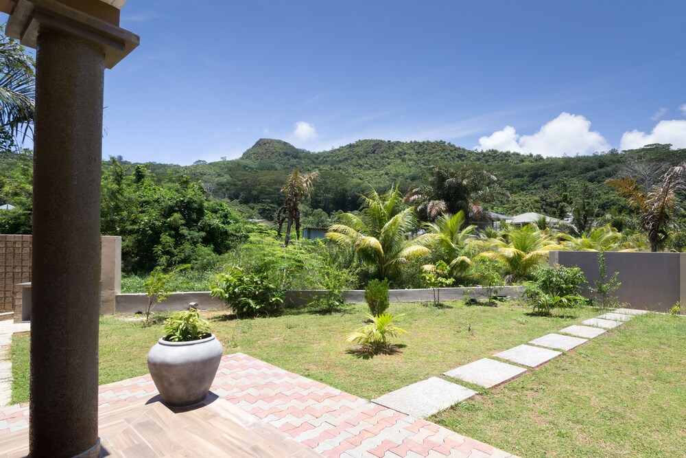 Anse Royale thumbnail