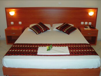 Koukounaries Bay thumbnail