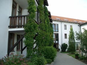 thumbnail: Exterior
