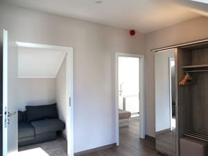 thumbnail: Property entrance